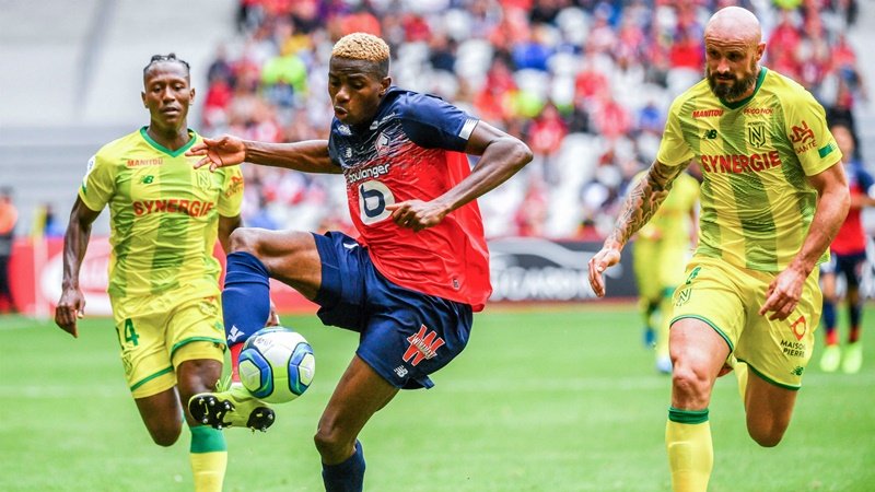 Osimhen có màn ra mắt Lille cực hoàn hảo.